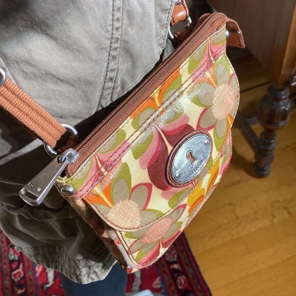 Fossil Key Per Floral Coated Canvas & Leather Cross Body Bag - Picture 4 of 15